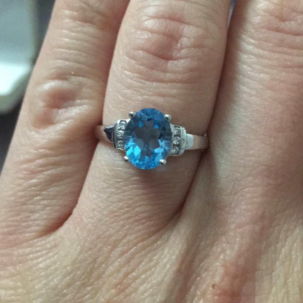 10k Blue topaz ring